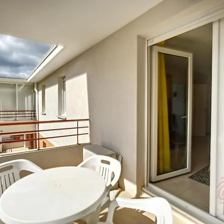 F2 Climatise Avec Terrasse, Parking Prive, A 700m Des Thermes De - Fr-1-451-168 * Lamalou-les-Bains