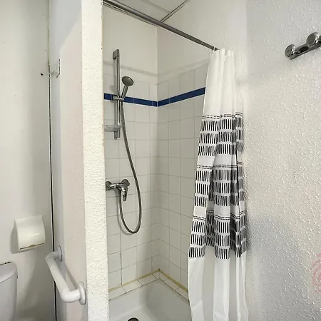 F2 Avec Veranda, Wifi Et Animaux Acceptes Proche Thermes Et Parc - - Fr-1-451-171 Apartment *