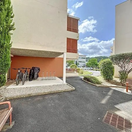 F2 Climatise Avec Terrasse, Parking Prive, A 700m Des Thermes De - Fr-1-451-168