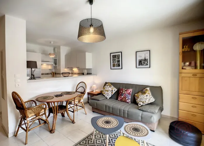 F2 Climatise Avec Terrasse, Parking Prive, A 700m Des Thermes De - Fr-1-451-168 Διαμέρισμα Lamalou-les-Bains